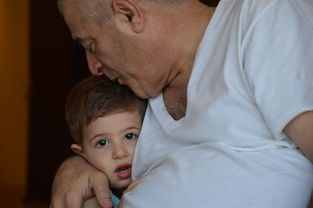 (欢迎43名英雄再次归来,故乡盼您回家)欢迎43名英雄再次归来，故乡盼您回家。