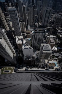 穿越城市繁华，畅游都市风光，畅行地铁四号线带你探索城市魅力