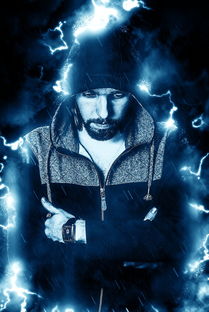 战魂复苏：冰封之刃的召唤与古代诅咒的解除展现黑暗奇幻世界的碰撞与交织