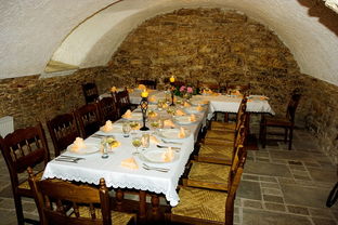 探索依灵餐厅的空间设计与布局细节,打造独特就餐体验的全面解析 探索依灵餐厅的空间设计与布局细节,打造独特就餐体验的全面解析